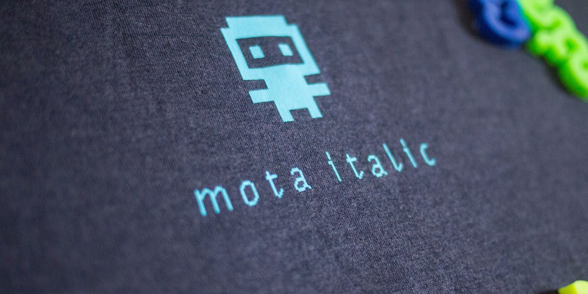 mota-italic-t-shirt-ninja-detail
